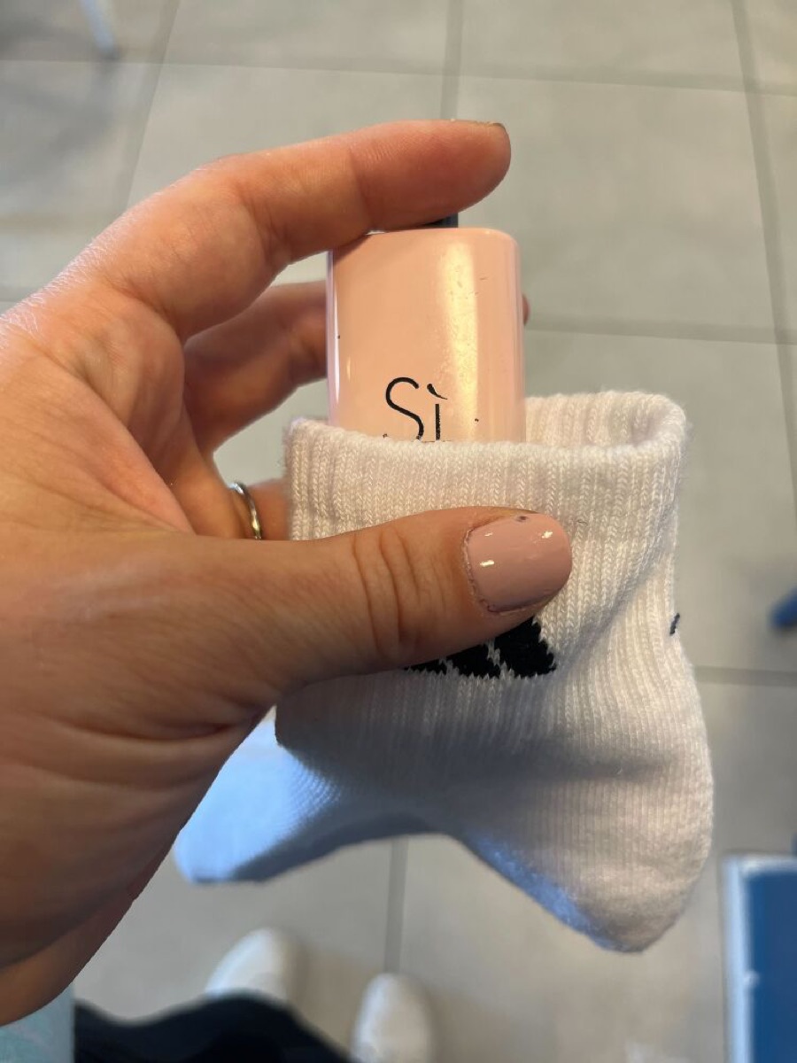 easy ways to protect your makeup on the go